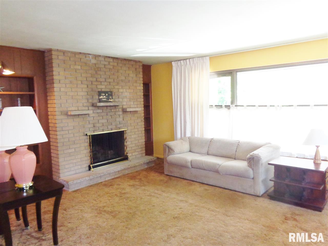 9319 North Northview Road Peoria, IL 61615 - Photo 12 of 36 Gallery Image 12