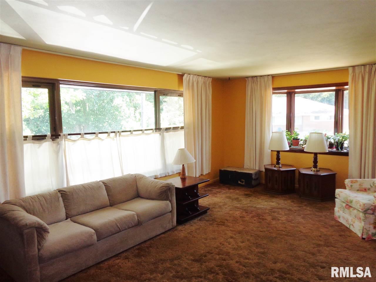9319 North Northview Road Peoria, IL 61615 - Photo 13 of 36 Gallery Image 13