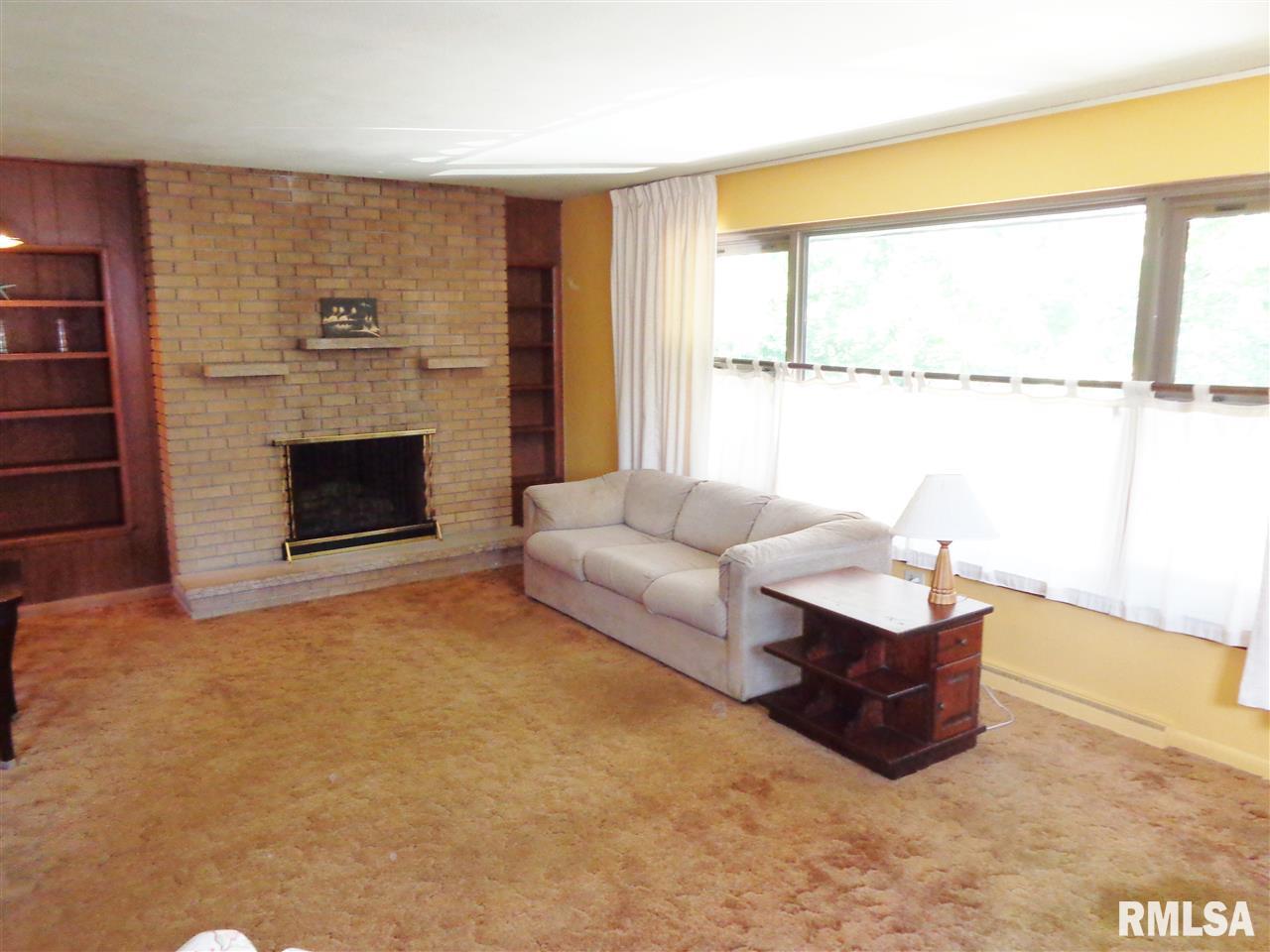 9319 North Northview Road Peoria, IL 61615 - Photo 15 of 36 Gallery Image 15