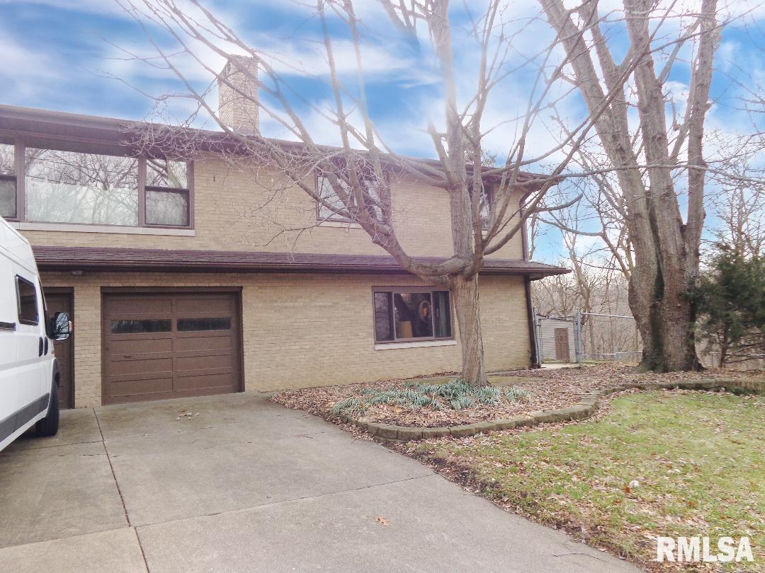 9319 North Northview Road Peoria, IL 61615 - Photo 5 of 36 Gallery Image 5
