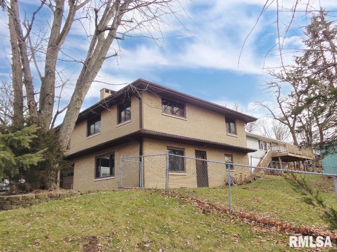 9319 North Northview Road Peoria, IL 61615 - Photo 8 of 36 Gallery Image 8
