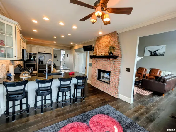 $814,500 | 703 Mayfair Court, Germantown Hills, IL 61548