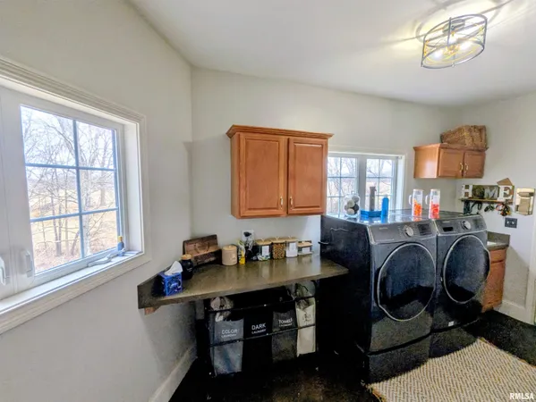 $814,500 | 703 Mayfair Court, Germantown Hills, IL 61548