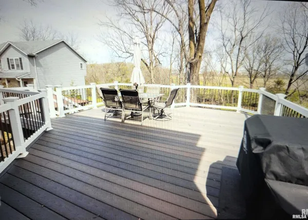 $814,500 | 703 Mayfair Court, Germantown Hills, IL 61548