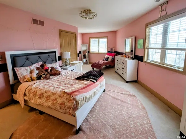 $814,500 | 703 Mayfair Court, Germantown Hills, IL 61548