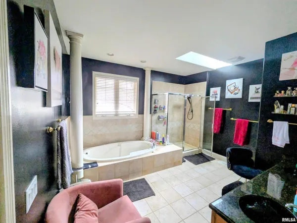 $814,500 | 703 Mayfair Court, Germantown Hills, IL 61548