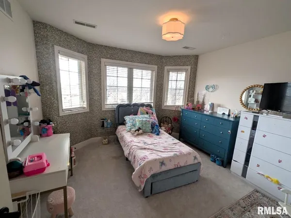 $814,500 | 703 Mayfair Court, Germantown Hills, IL 61548