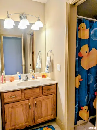 $814,500 | 703 Mayfair Court, Germantown Hills, IL 61548