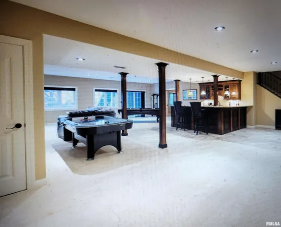 $814,500 | 703 Mayfair Court, Germantown Hills, IL 61548