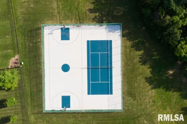 $814,500 | 703 Mayfair Court, Germantown Hills, IL 61548