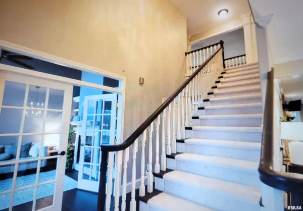 $814,500 | 703 Mayfair Court, Germantown Hills, IL 61548