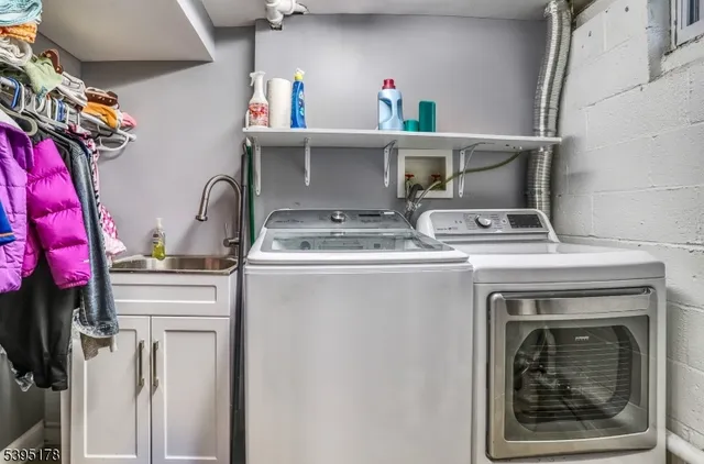 $675,000 | 65 Mc Dougall Lane, Bogota, NJ 07603