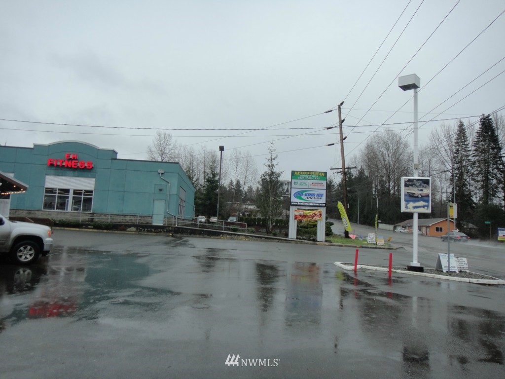 16450 Southeast 128th Street Renton, WA 98059 - Photo 4 of 6