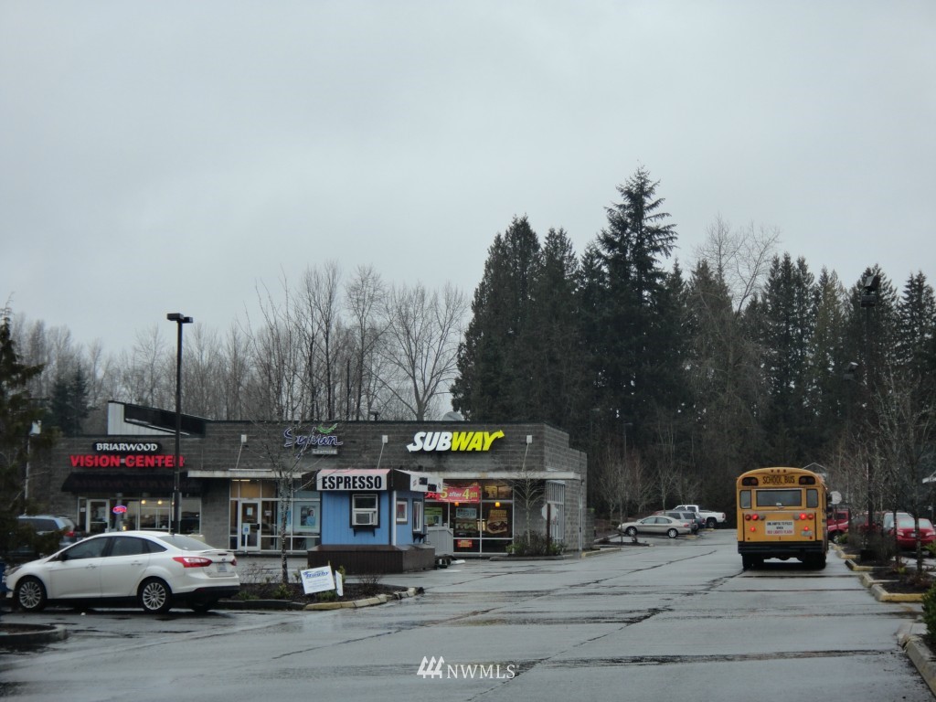 16450 Southeast 128th Street Renton, WA 98059 - Photo 5 of 6