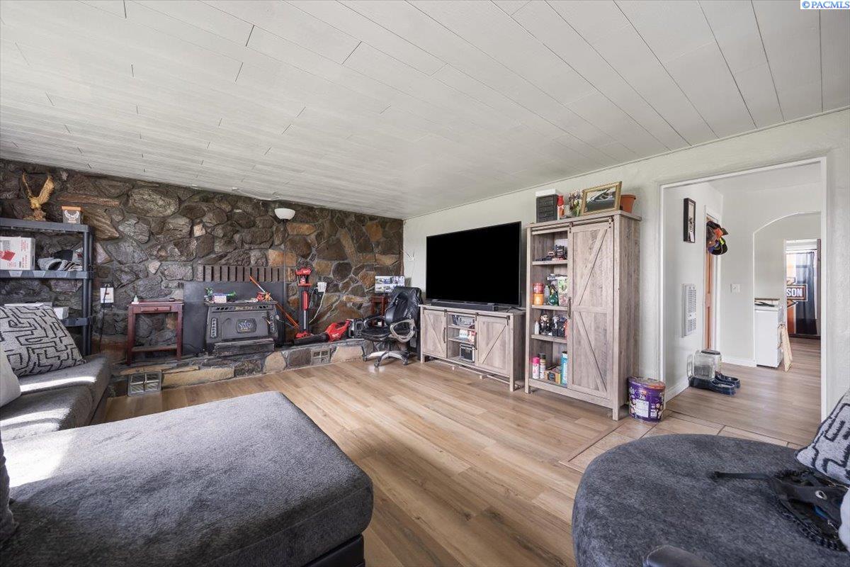 206504 East Bryson Brown Road Kennewick, WA 99337 - Photo 9 of 27 Gallery Image 9