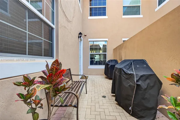 $519,500 | 14615 Southwest 14 Street, Unit 14615, Pembroke Pines, FL 33027