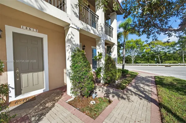$519,500 | 14615 Southwest 14 Street, Unit 14615, Pembroke Pines, FL 33027