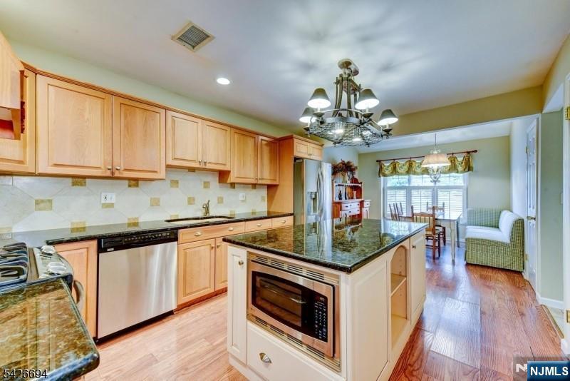 7 Matthew Road, Unit 7 Wayne, NJ 07470 - Photo 18 of 37