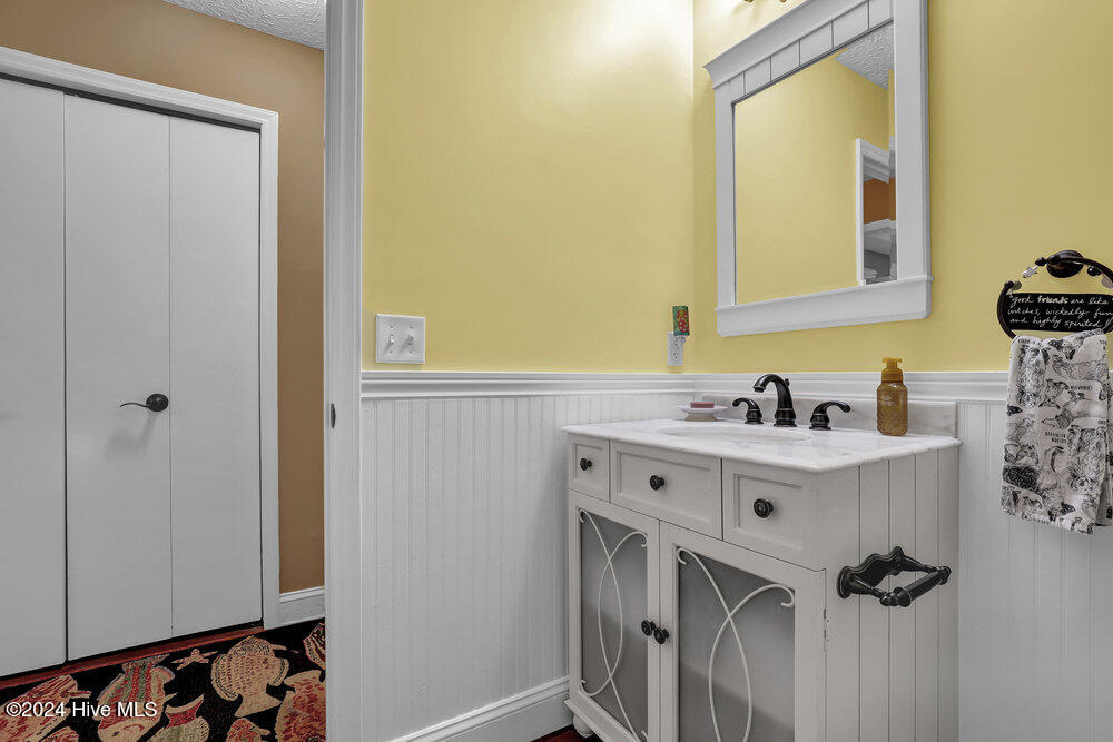 248 Ravenswood Road Hampstead, NC 28443 - Photo 33 of 71 Powder room