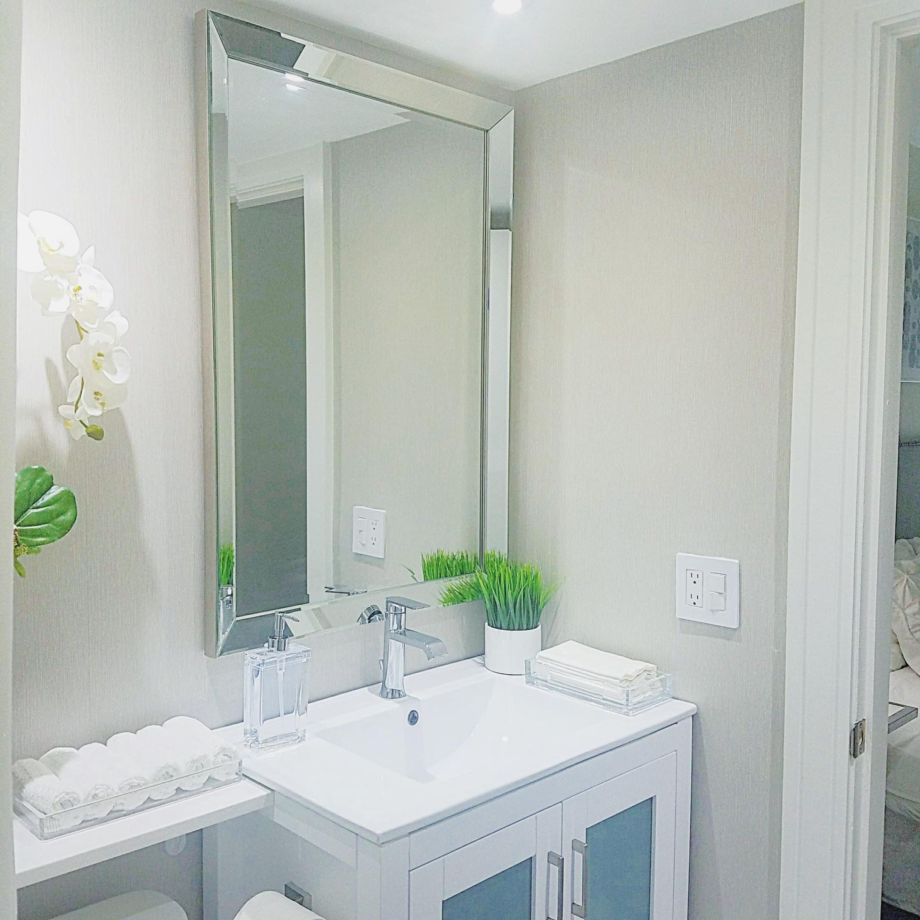 651 East Woolbright Road, Unit E204 Boynton Beach, FL 33435 - Photo 26 of 37 Guest Bathroom