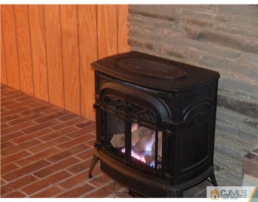 904 River Road Piscataway, NJ 08854 - Photo 12 of 20 Gallery Image 12