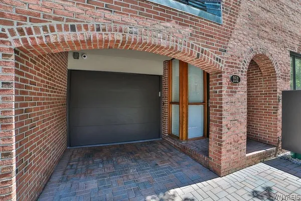 $875,000 | 252 Rivermist Drive, Buffalo, NY 14202