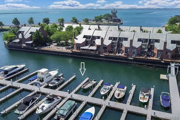 $875,000 | 252 Rivermist Drive, Buffalo, NY 14202