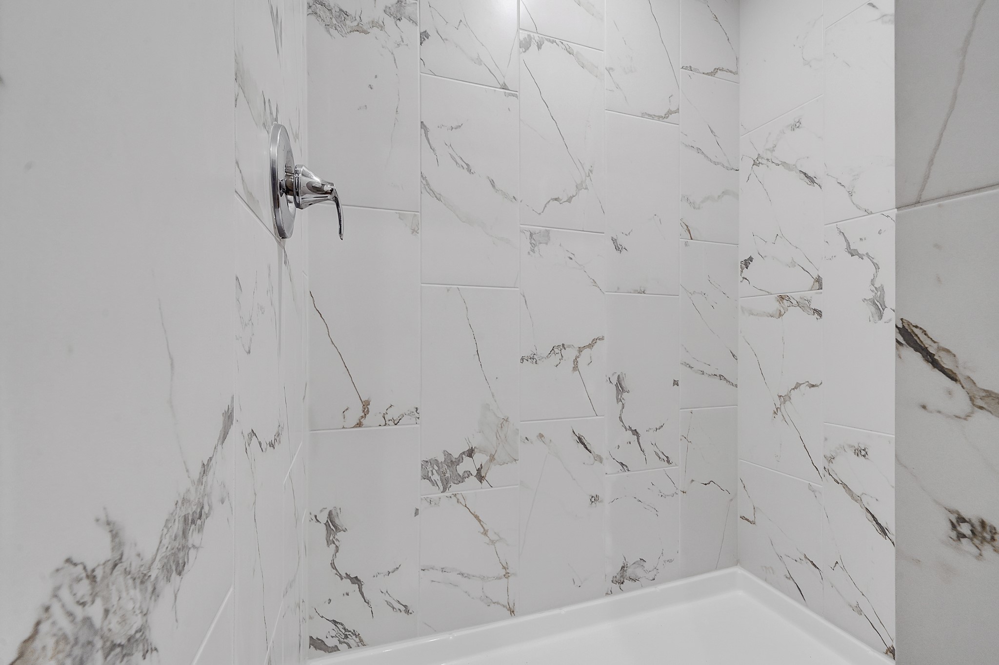 38634 Spur 149 Road, Unit 10B Magnolia, TX 77354 - Photo 13 of 48 WALK-IN SHOWER ON PRIMARY BATHROOM!