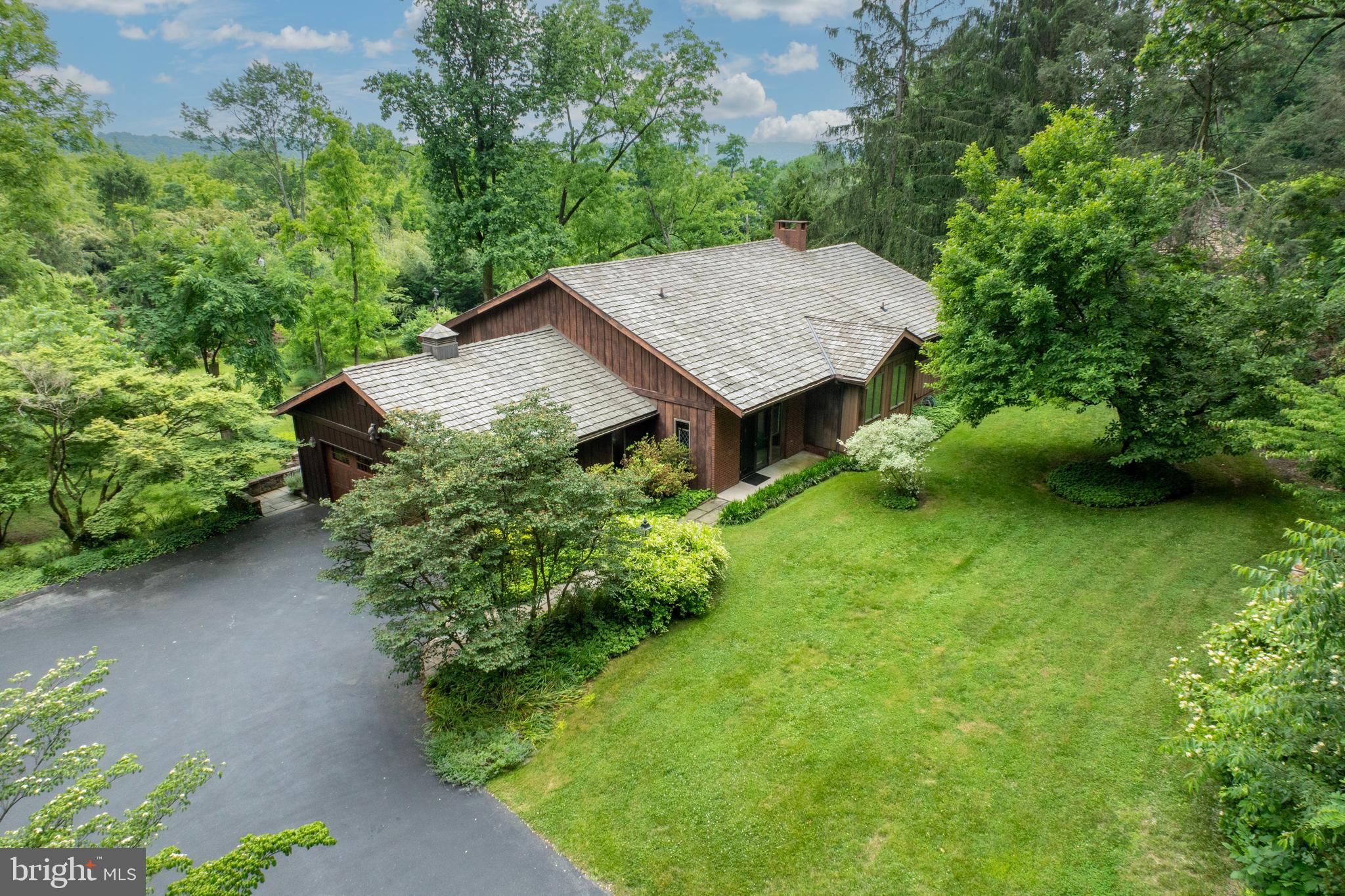215 Downing Road Downingtown, PA 19335 - Photo 2 of 39 Contemporaray in East Caln Twp.