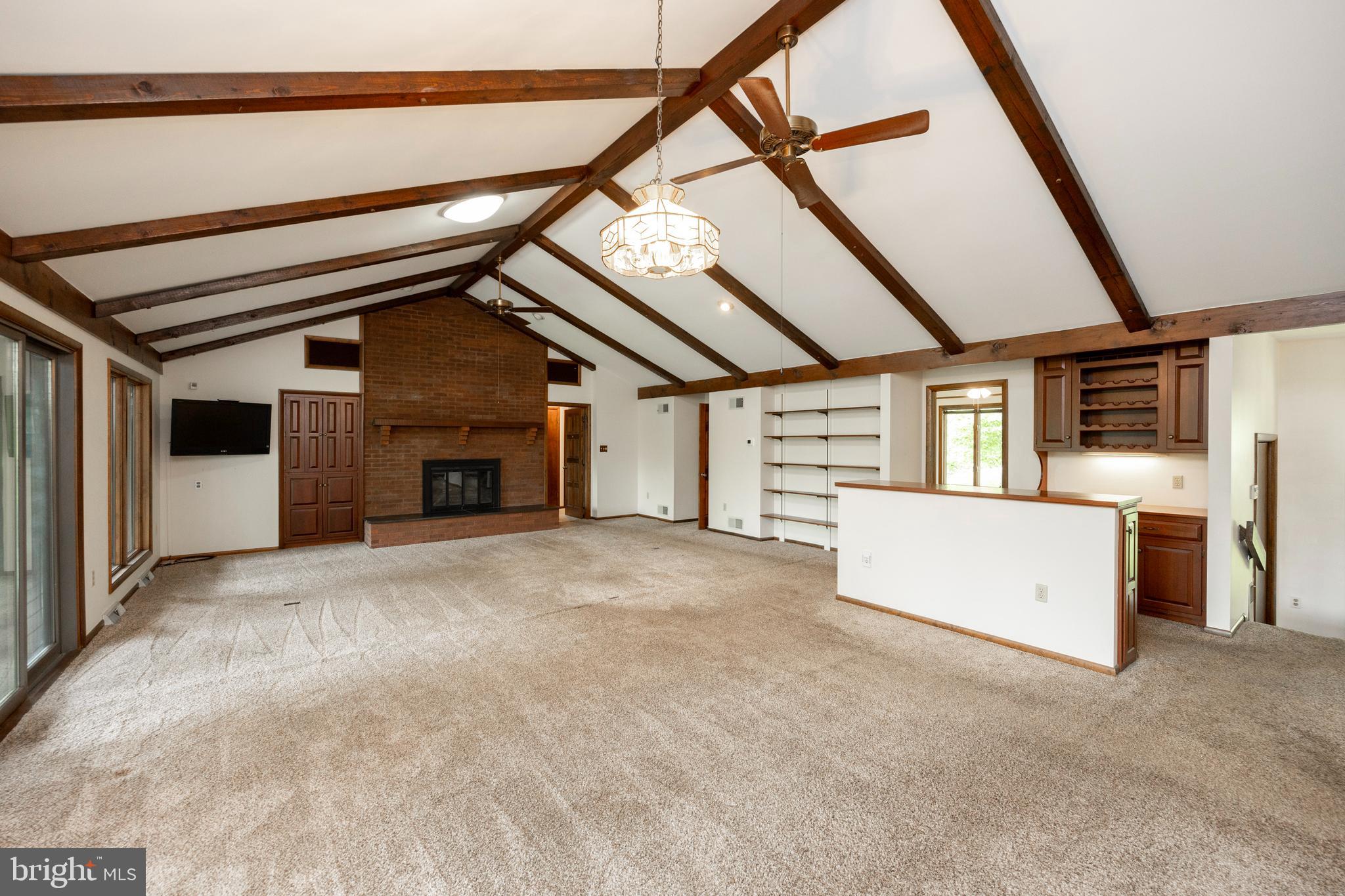215 Downing Road Downingtown, PA 19335 - Photo 8 of 39 Serving Island with Butlers Pantry Area