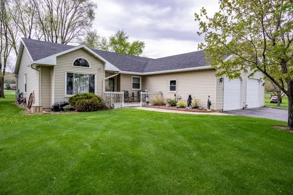 $439,000 | E6649 Fawn Valley Drive, Reedsburg, WI 53959