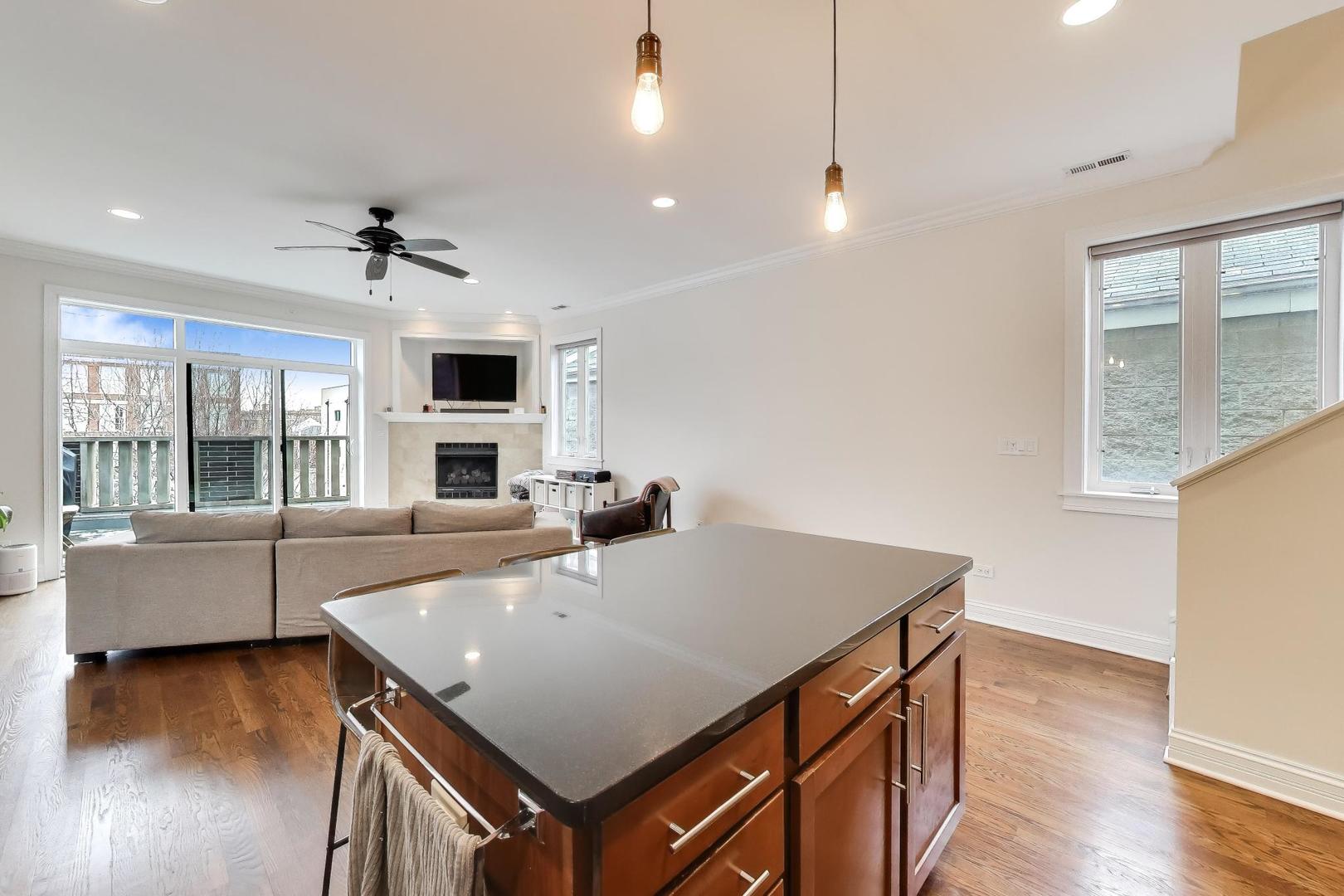 2726 West Cortez Street, Unit 3 Chicago, IL 60622 - Photo 5 of 25