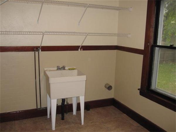 11 Thorndyke Street Springfield, MA 01118 - Photo 13 of 25 Gallery Image 13