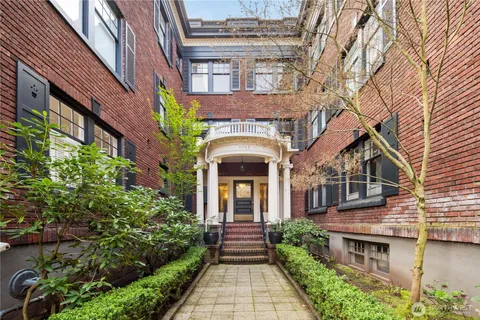 $625,000 | 1065 East Prospect Street, Unit 1, Seattle, WA 98102