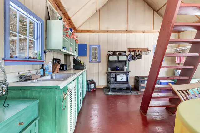 $895,000 | 1607 Massey Road, Springfield, VT 05156