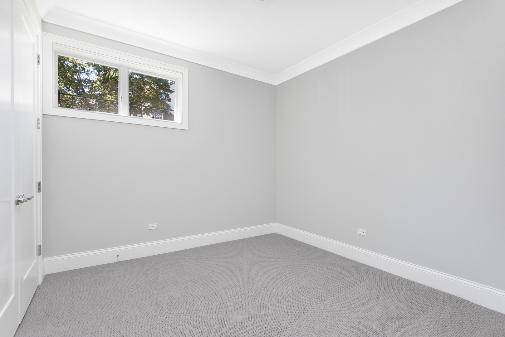 2649 North Racine Avenue, Unit 101 Chicago, IL 60614 - Photo 11 of 13 an empty room with a window