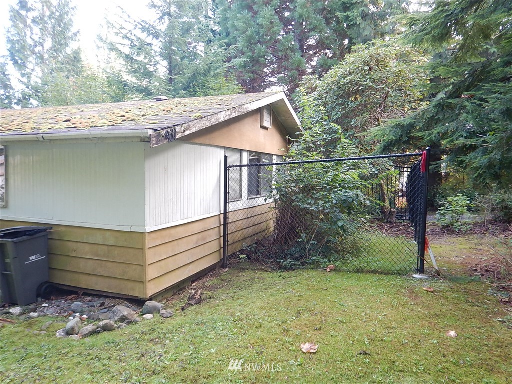 8931 West Lake Cochran Road Monroe, WA 98272 - Photo 2 of 24