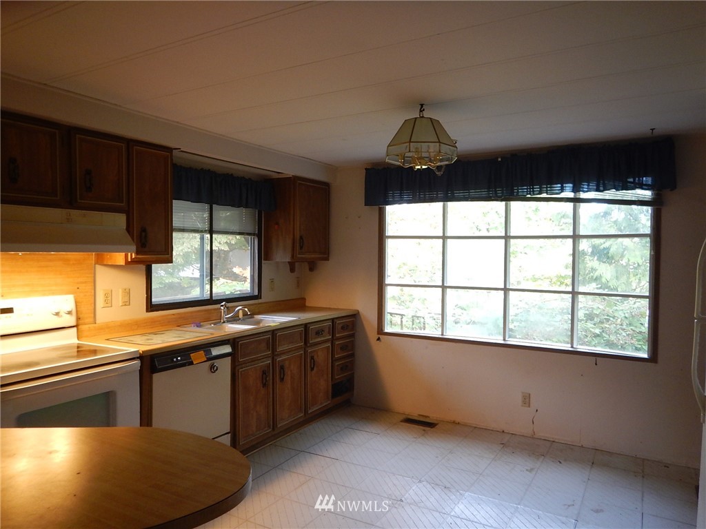 8931 West Lake Cochran Road Monroe, WA 98272 - Photo 4 of 24