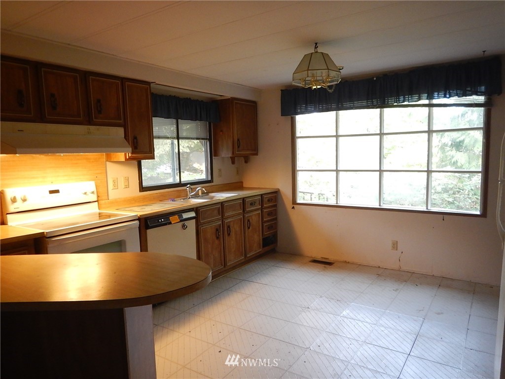 8931 West Lake Cochran Road Monroe, WA 98272 - Photo 7 of 24