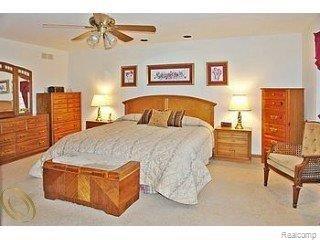 18947 Van Road Livonia, MI 48152 - Photo 7 of 9 DEN
