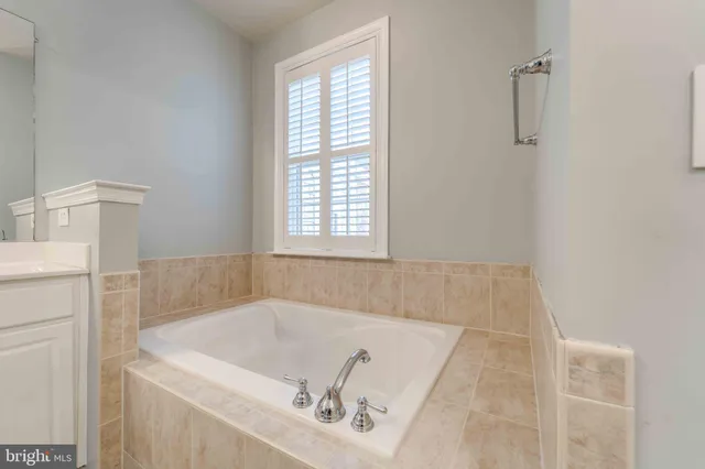 $520,000 | 13810 Greendale Drive, Woodbridge, VA 22191