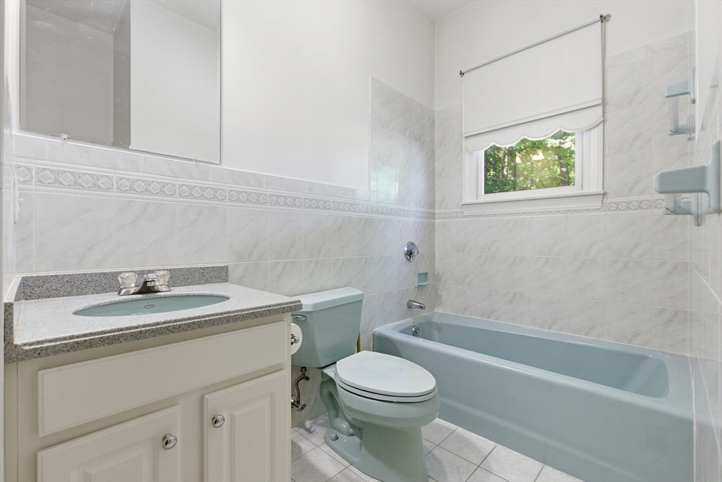 15 Long Pasture Road North Andover, MA 01845 - Photo 33 of 42