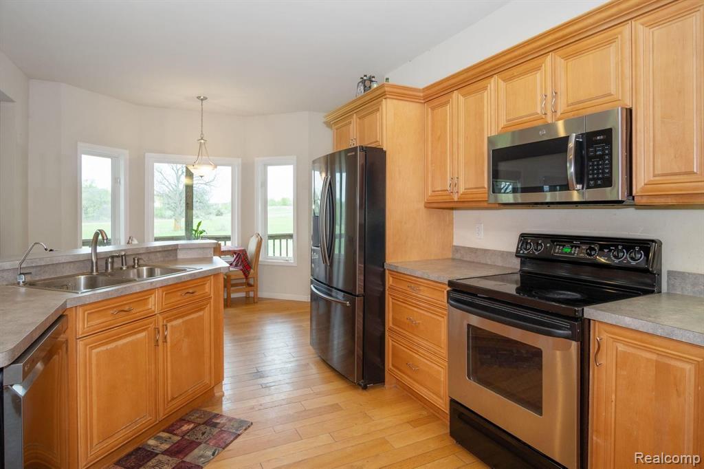 5138 Pingree Road Howell, MI 48843 - Photo 13 of 35