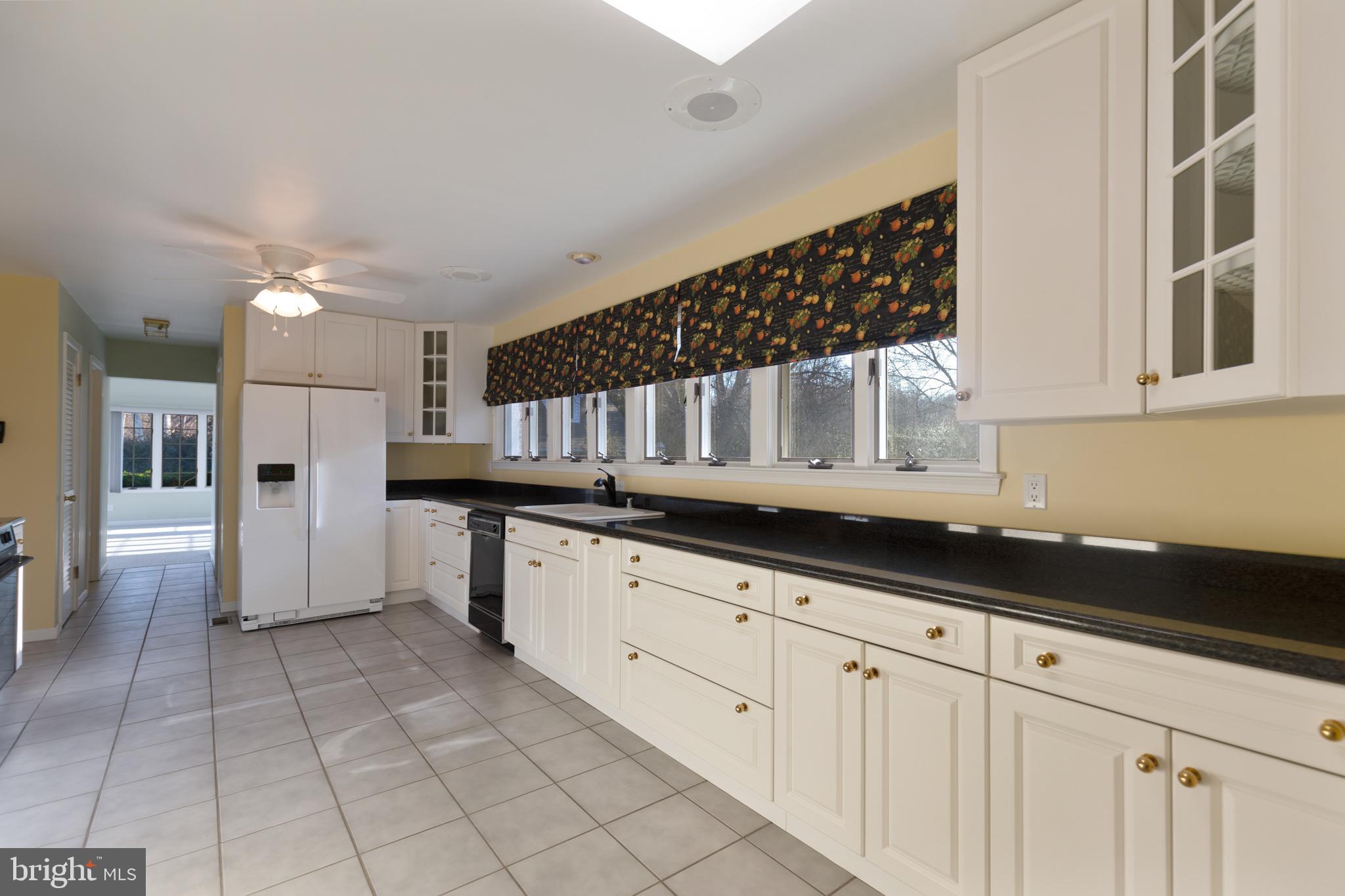 10756 Sawpit Cove Road Lusby, MD 20657 - Photo 18 of 39 Kitchen