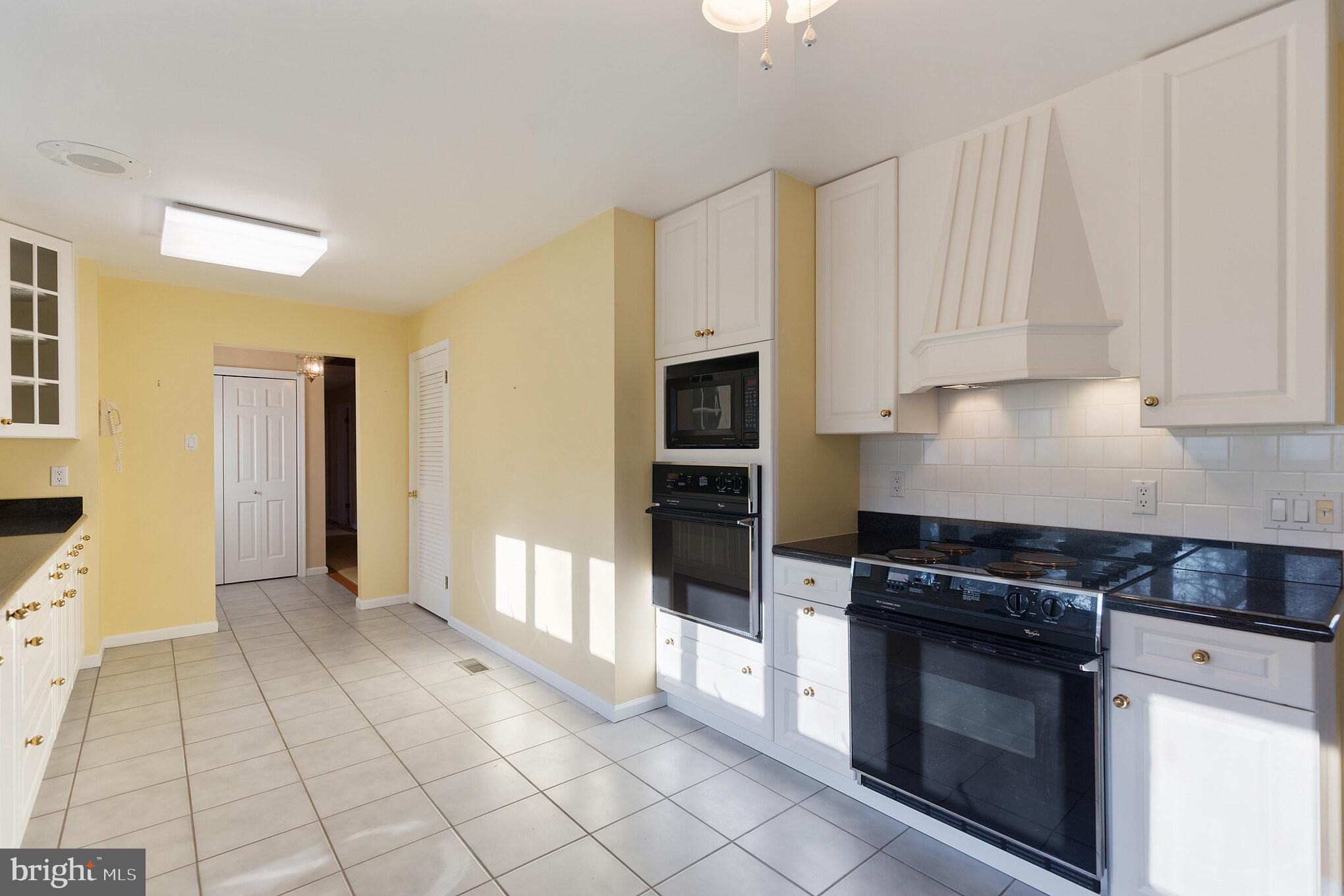 10756 Sawpit Cove Road Lusby, MD 20657 - Photo 19 of 39 Kitchen