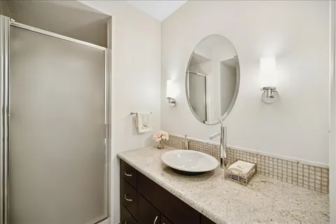 1601 Oakwood Avenue, Unit 307, Highland Park, IL 60035