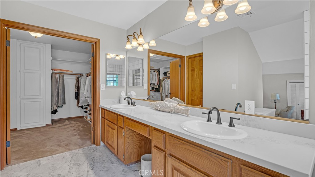 2162 Cumberland Road Glendora, CA 91741 - Photo 21 of 38 Main Suite Bathrom