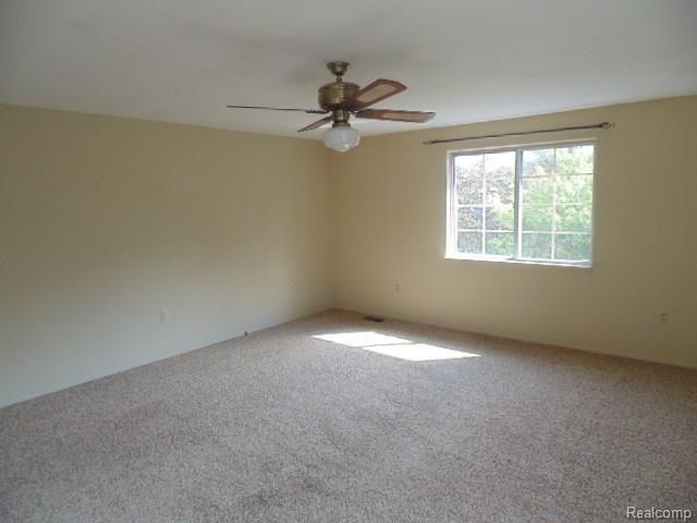 2866 Sandhurst Rochester Hills, MI 48307 - Photo 22 of 28