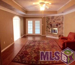 7617 Board Drive Baton Rouge, LA 70817 - Photo 3 of 12 Living Room