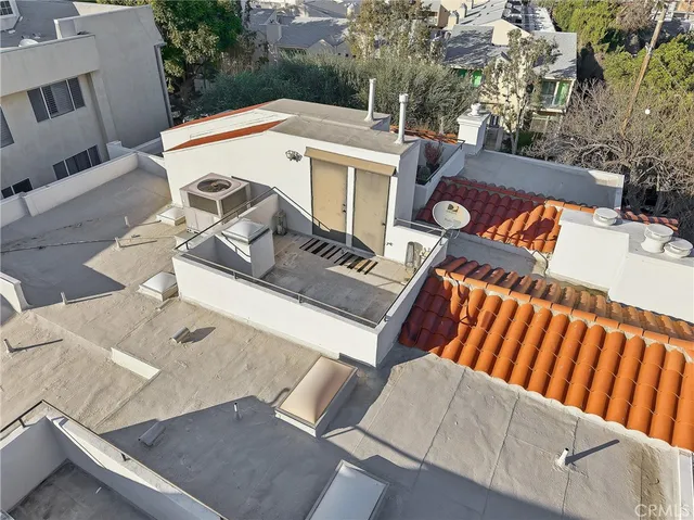 $1,295,000 | 14100 Dickens Street, Unit 2, Sherman Oaks, CA 91423